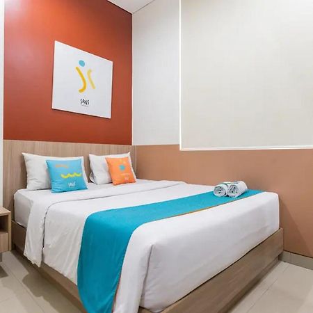 Sans Hotel Rajawali Surabaya By Reddoorz Krembangan Ngoại thất bức ảnh