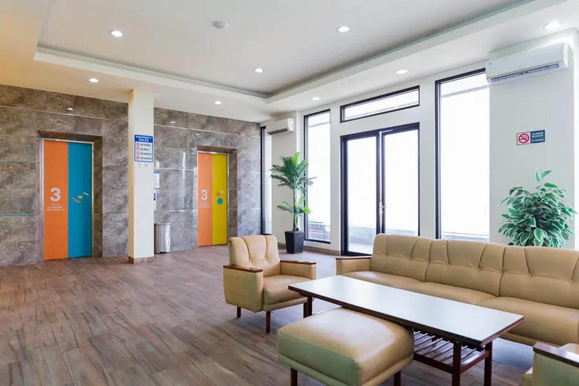 Sans Hotel Rajawali Surabaya By Reddoorz Krembangan Ngoại thất bức ảnh