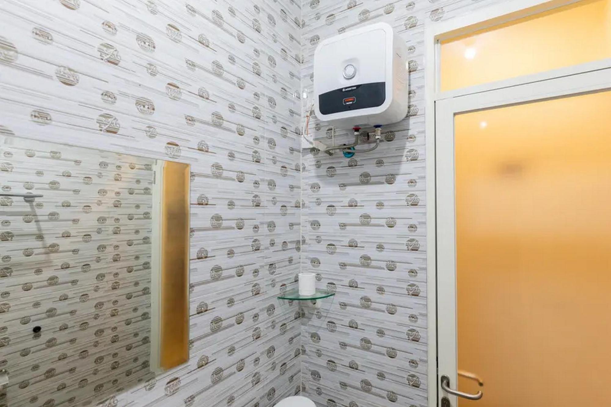 Sans Hotel Rajawali Surabaya By Reddoorz Krembangan Ngoại thất bức ảnh