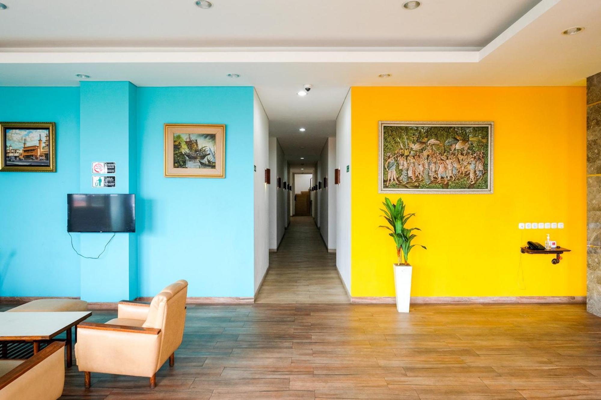 Sans Hotel Rajawali Surabaya By Reddoorz Krembangan Ngoại thất bức ảnh