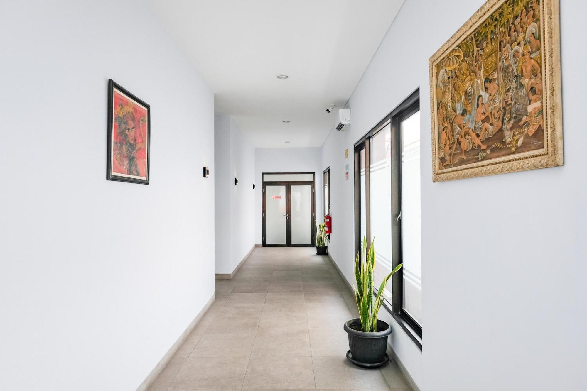 Sans Hotel Rajawali Surabaya By Reddoorz Krembangan Ngoại thất bức ảnh