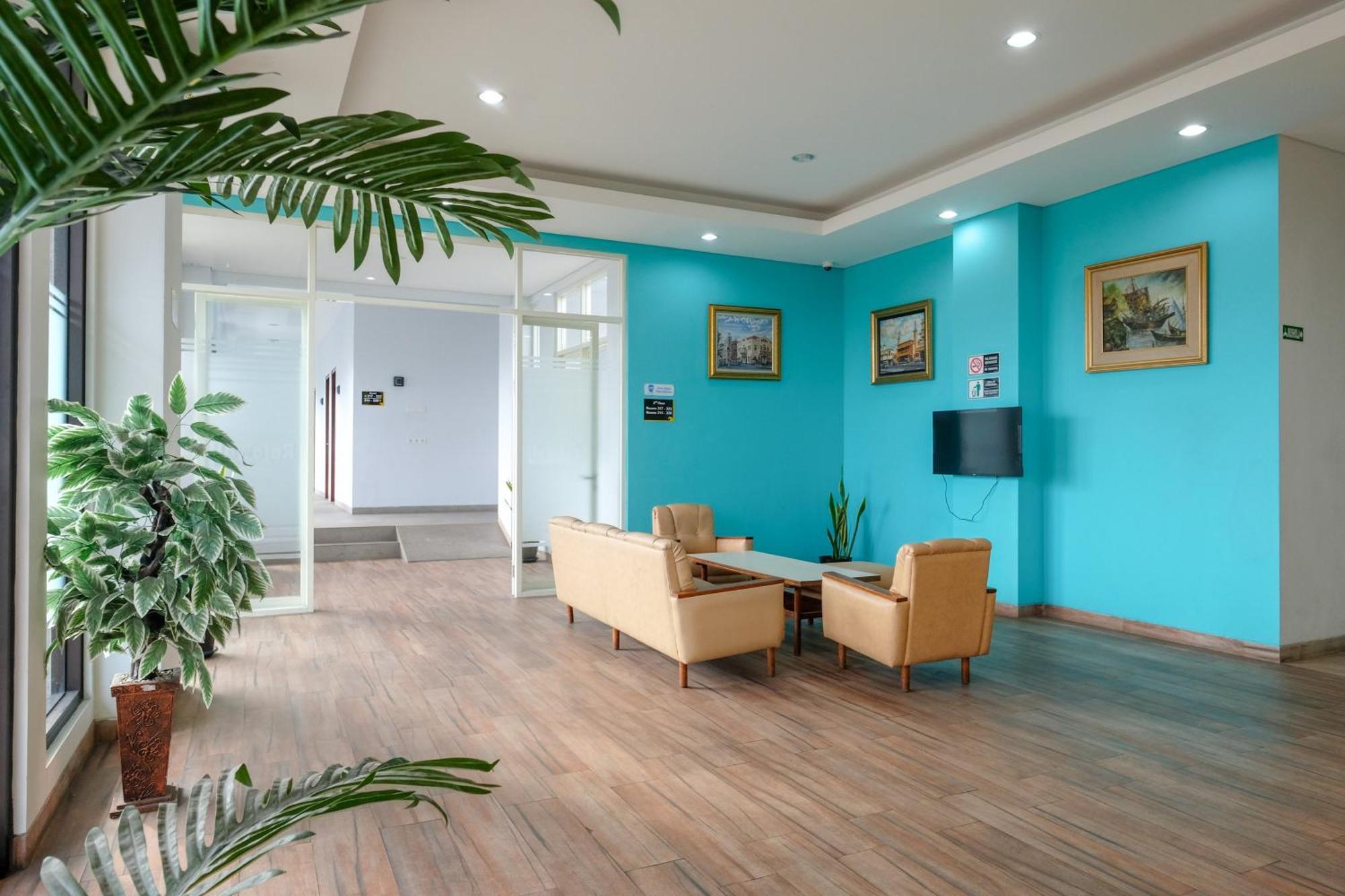 Sans Hotel Rajawali Surabaya By Reddoorz Krembangan Ngoại thất bức ảnh