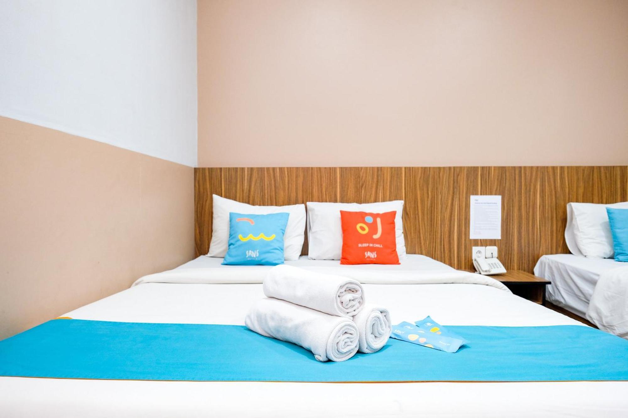 Sans Hotel Rajawali Surabaya By Reddoorz Krembangan Ngoại thất bức ảnh