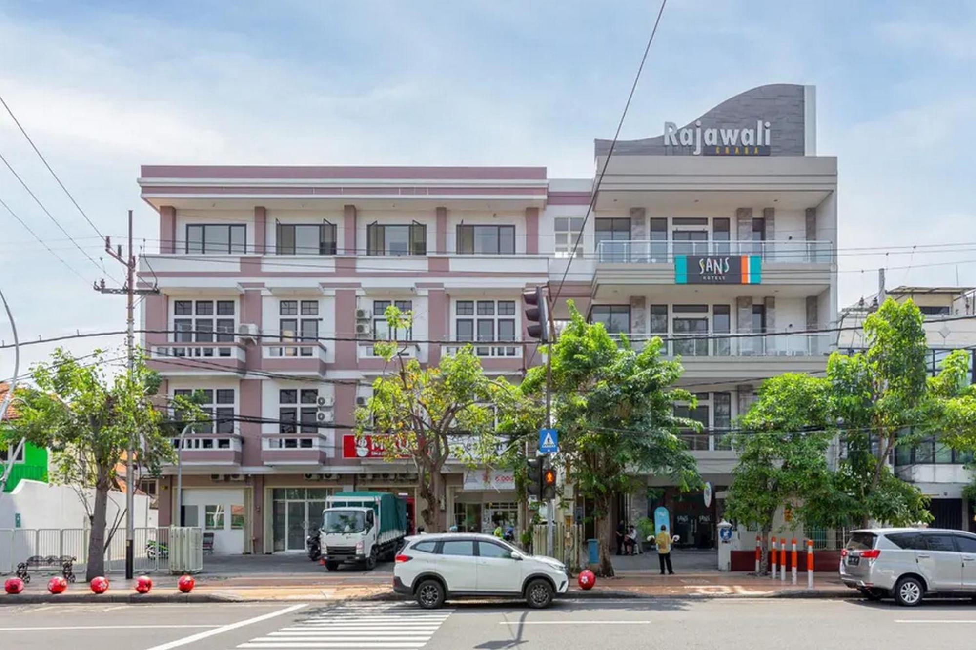 Sans Hotel Rajawali Surabaya By Reddoorz Krembangan Ngoại thất bức ảnh