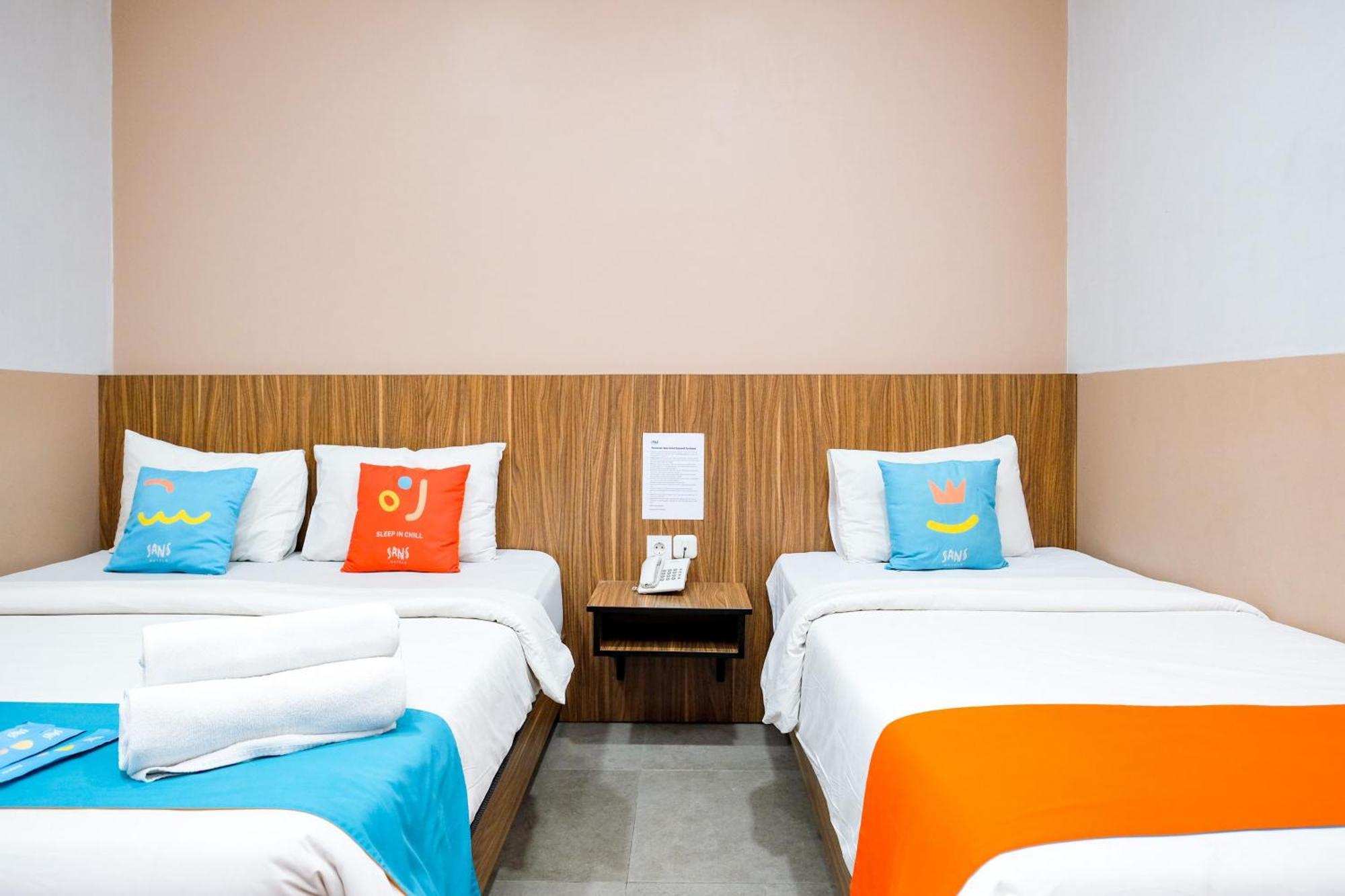 Sans Hotel Rajawali Surabaya By Reddoorz Krembangan Ngoại thất bức ảnh