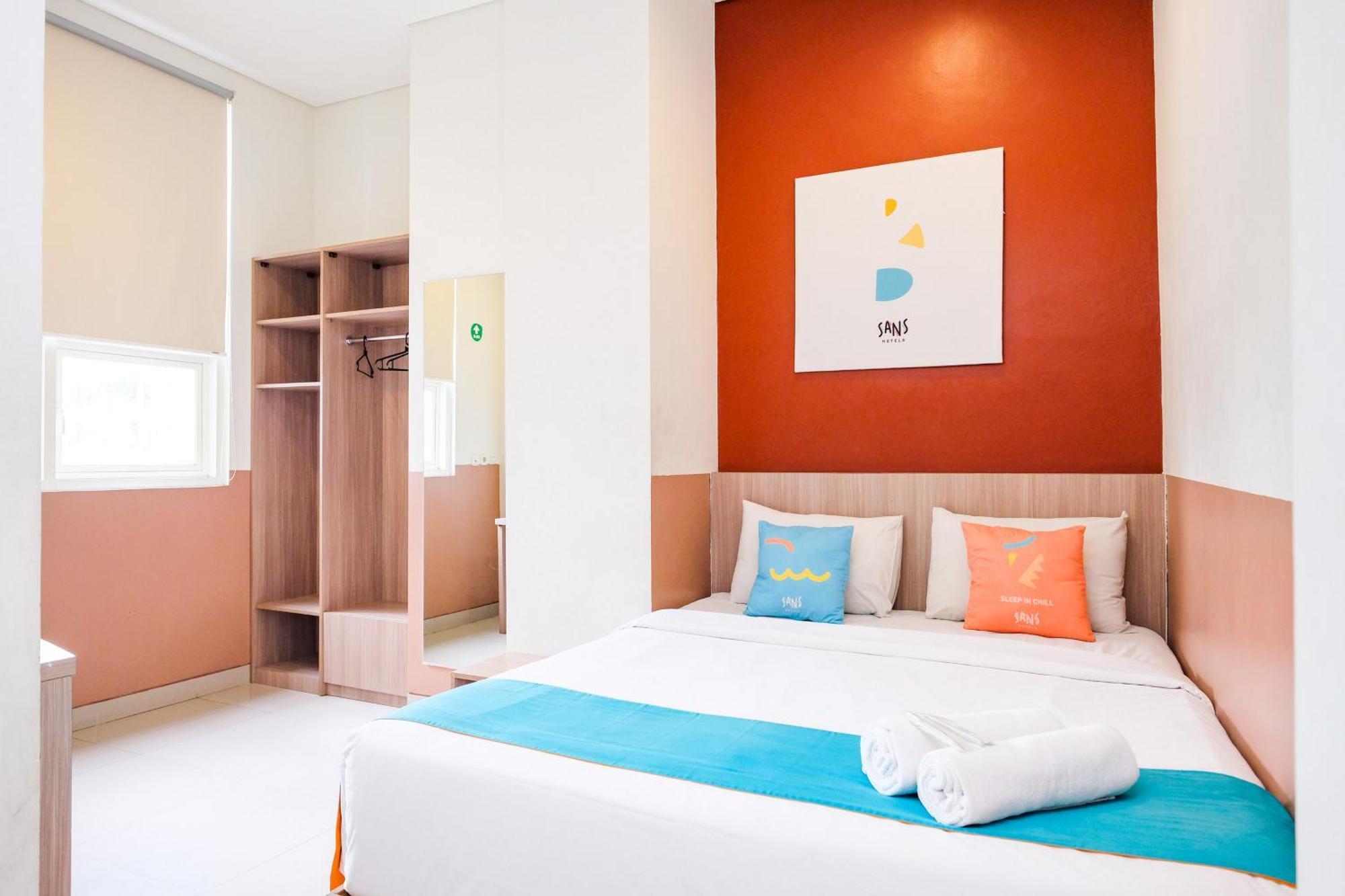 Sans Hotel Rajawali Surabaya By Reddoorz Krembangan Ngoại thất bức ảnh
