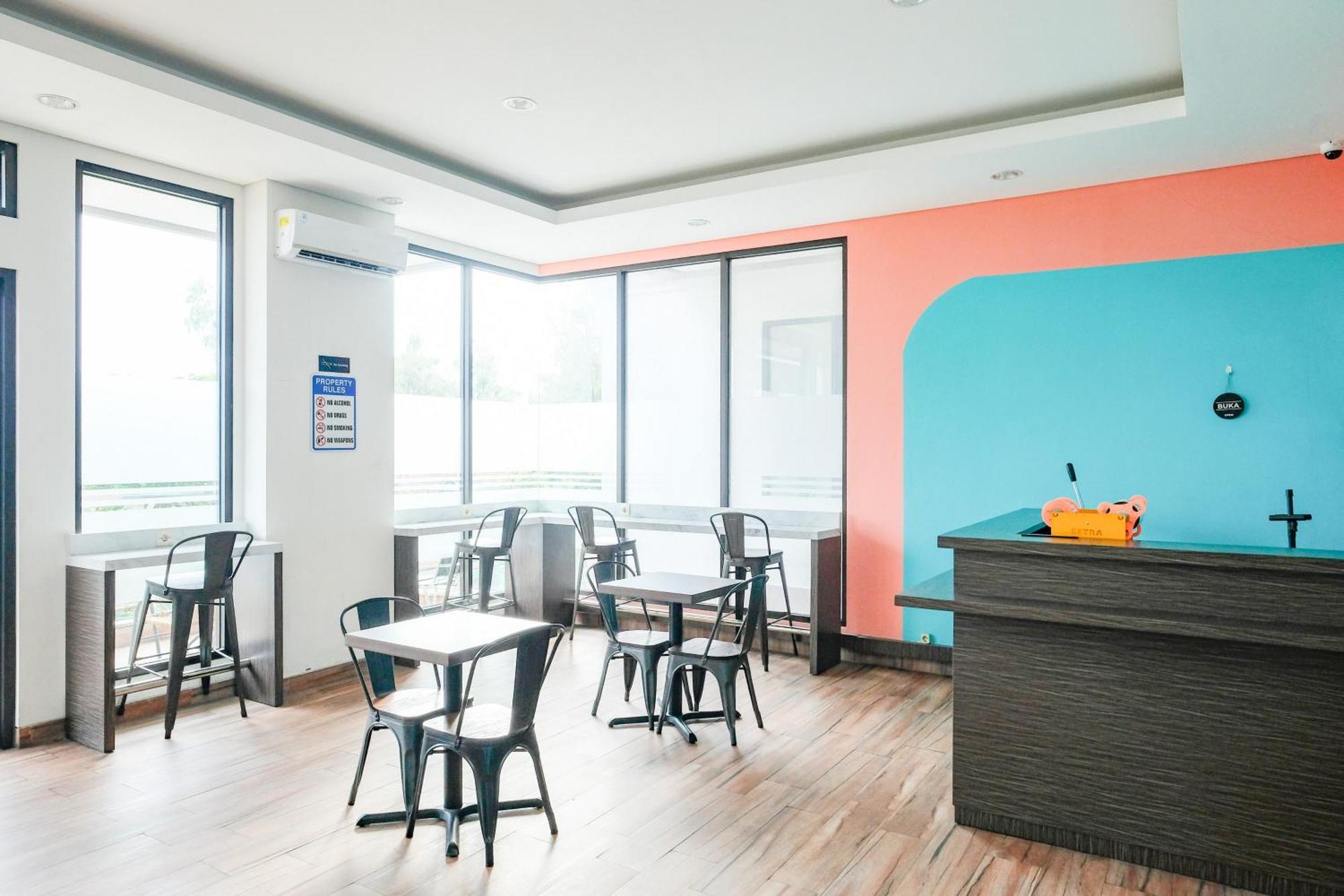 Sans Hotel Rajawali Surabaya By Reddoorz Krembangan Ngoại thất bức ảnh
