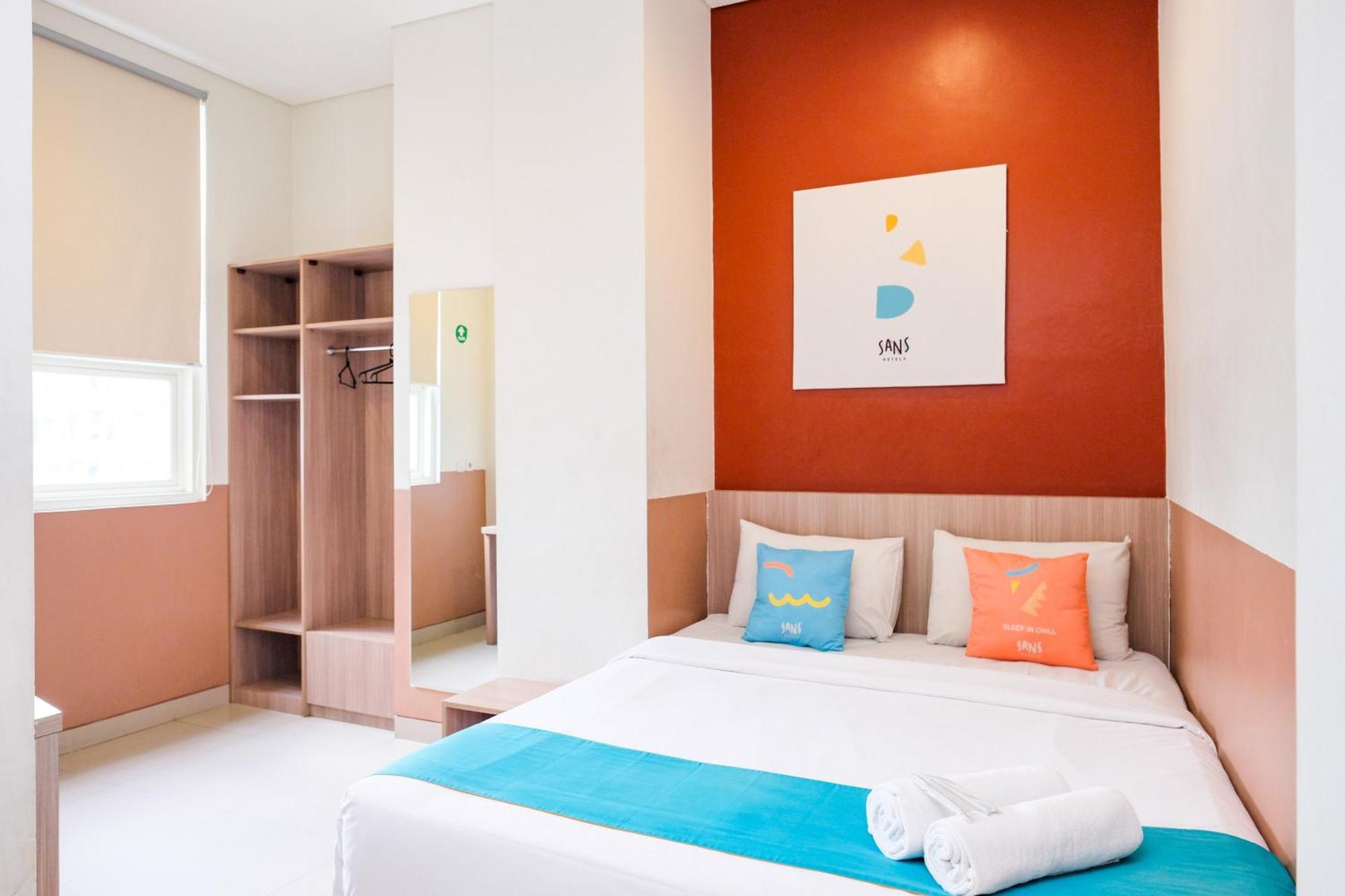 Sans Hotel Rajawali Surabaya By Reddoorz Krembangan Ngoại thất bức ảnh
